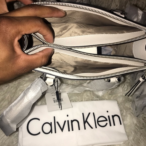 Calvin Klein Crossbody Handbag - Picture 4 of 5